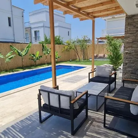 Villa Charming With *